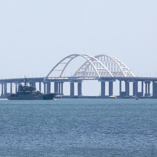 Le pont qui relie la péninsule de Crimée et la Russie reste étroitement surveillé après l'attaque militaire de l'Ukraine. [Keystone/AP Photo - DR]