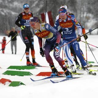Jessie Diggins mène toujours le Tour de ski après le 15 km de Val di Fiemme. [Keystone]
