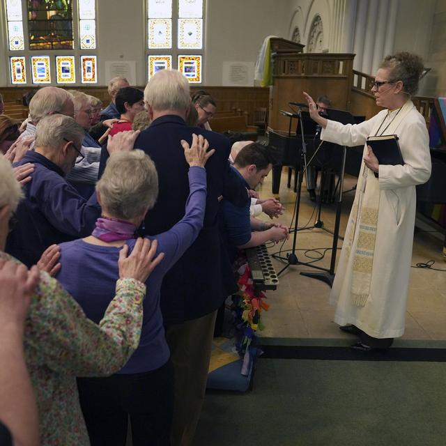 La révérente Tracy Cox représente la Pennsylvanie au Congrès de l'Eglise méthodiste unie et défendra l'intégration de la communauté LGBTQIA+ dans l'Eglise. [Keystone - AP Photo/Jessie Wardarski)]