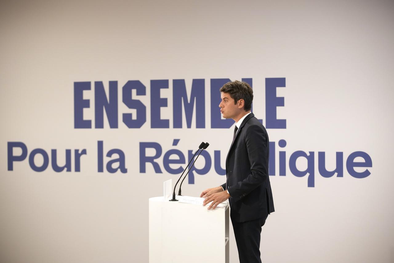 Gabriel Attal lors d'une conférence de presse le 20 juin. [KEYSTONE - CHRISTOPHE ENA]