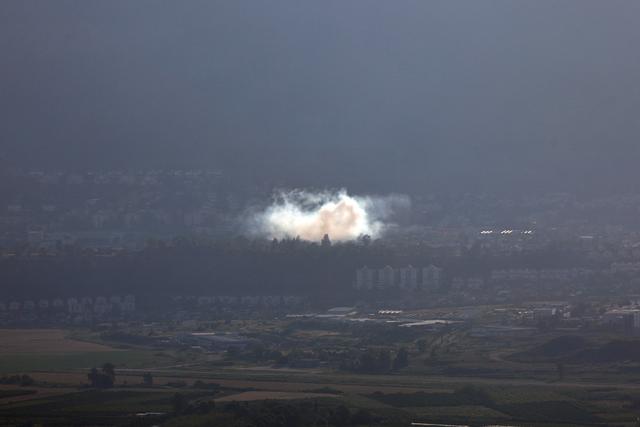 Une roquette tirée depuis le sud du Liban en avril 2024. (Image d'illustration) [EPA/KEYSTONE - ATEF SAFADI]