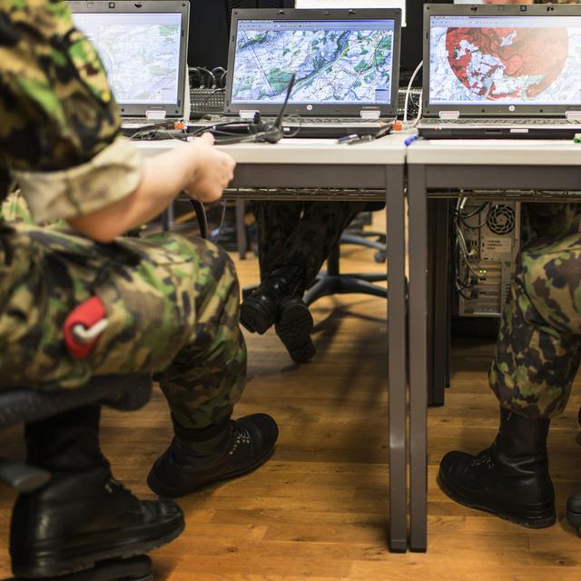 L'armée suisse participe à un exercice cyber international. [Keystone - Christian Beutler]