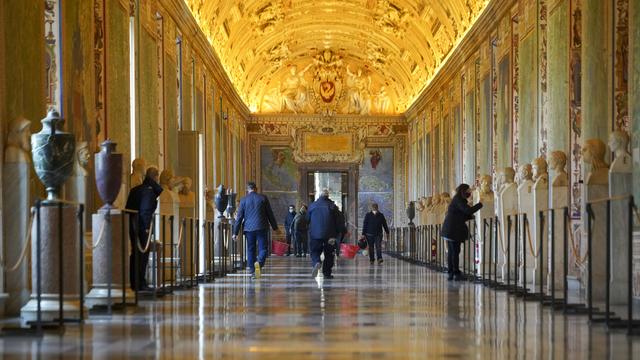 Des salariés des musées du Vatican dénoncent des méthodes de travail qui porteraient atteinte à leur santé et à leur «dignité». [Keystone - AP Photo/Andrew Medichini]