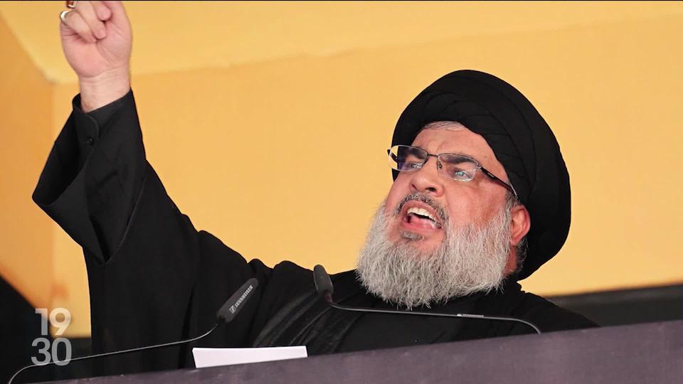 Portrait de Hassan Nasrallah, figure principale du Hezbollah depuis plus de 30 ans, qui a été tué samedi par les bombardements des forces armées israéliennes