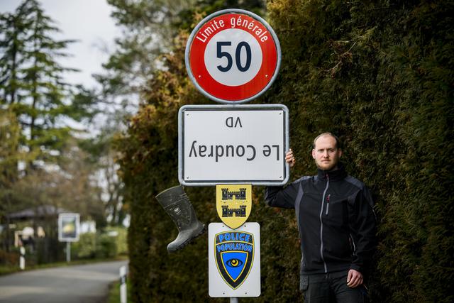 Arnaud Rochat, 23 ans, agriculteur vaudois et fondateur du mouvement "On marche sur la tête" en Suisse. [Keystone]