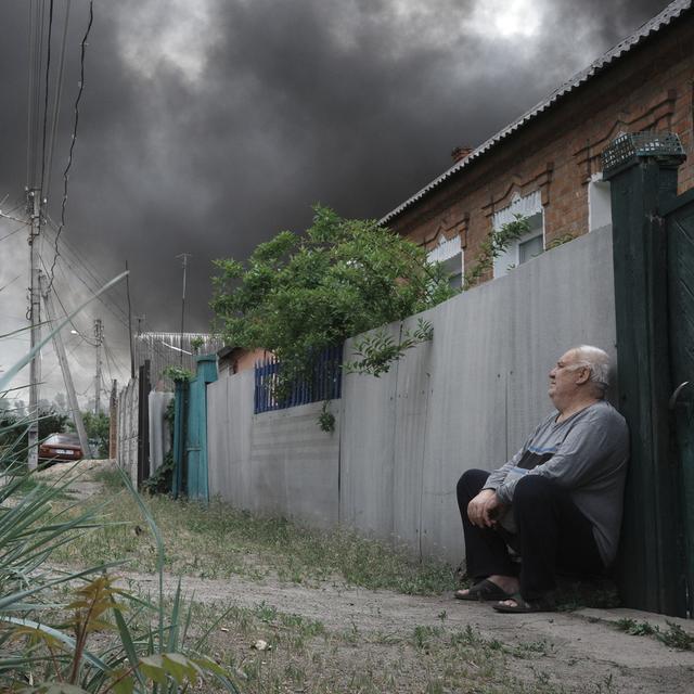 Des villages au nord de Kharkiv en Ukraine sont évacués à la suite des attaques russes. [Keystone - EPA/George Ivanchenko]