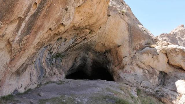 La grotte Qaleh Kurd, au nord de l'Iran. [Projet paléoanthropologique franco-iranien]