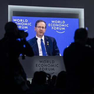 Isaac Herzog, président d'Israël, s'exprime lors de la 54e réunion annuelle du Forum économique mondial, WEF, à Davos, le jeudi 18 janvier 2024. [Keystone - Gian Ehrenzeller]