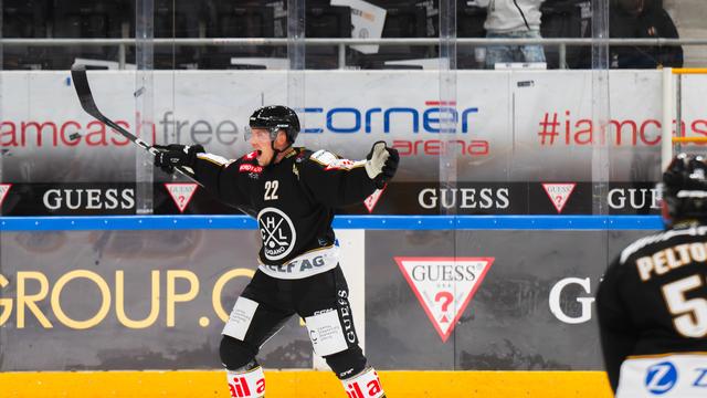 Le Luganais Santeri Alatalo exulte après son ouverture du score. [KEYSTONE - SAMUEL GOLAY]