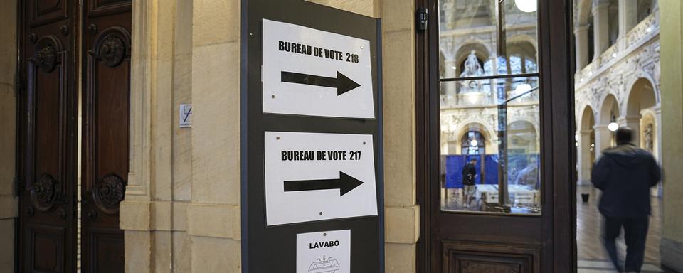 La population française vote dimanche pour les élections législatives [AP Photo/ Keystone - Laurent Cipriani]