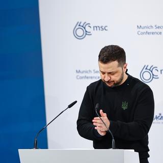 Volodymyr Zelensky alerte quant à la menace russe lors de la Conférence de Munich sur la sécurité. [EPA/Keystone - Anna Szilagyi]