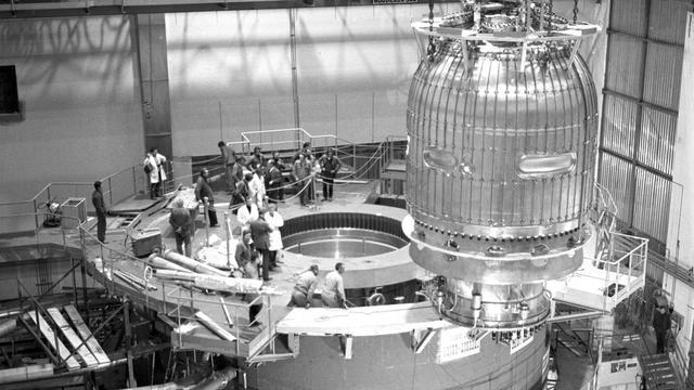 Au début des années 70, le corps de la grande chambre à bulles européenne, BEBC, était installé.. [CERN PhotoLab - ©1971-2024 CERN]