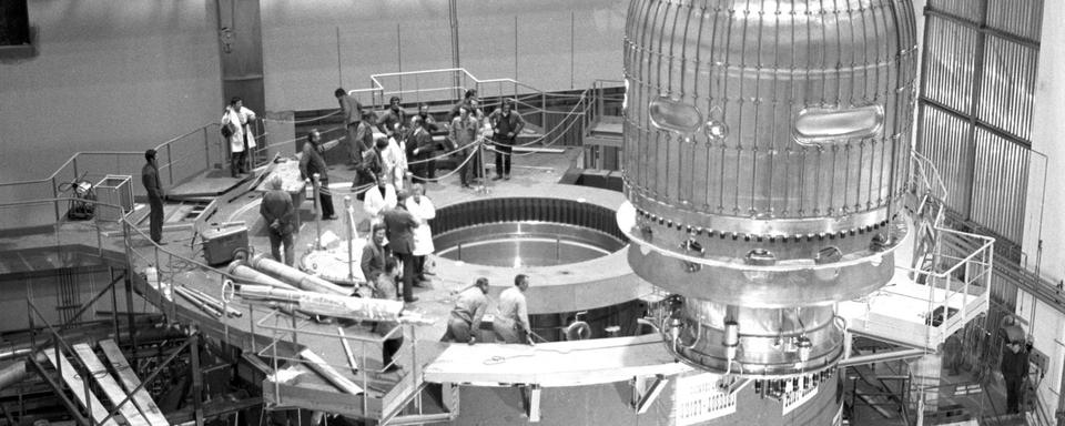 Au début des années 70, le corps de la grande chambre à bulles européenne, BEBC, était installé.. [CERN PhotoLab - ©1971-2024 CERN]