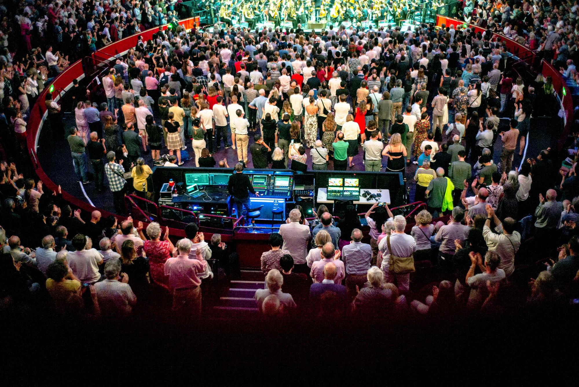 Les "Prommers" dans le Royal Albert Hall le 10 août 2024. [AFP - Virginie Haffner]