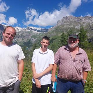 La famille Cordonier au domaine de Mondralèche dans le Valais. [Agnès Millot]