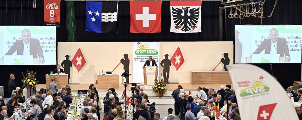 L'assemblée des délégués de l'UDC s'est tenu à Aarau le 12 octobre 2024. [Keystone - Walter Bieri]