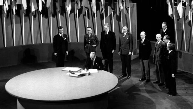 Signature de la Charte des Nations Unies à San Francisco, le 26 juin 1945 [United ArchivesWorld History - Imago]