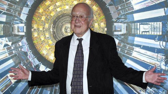 Peter Higgs, prix Nobel de physique pour ses travaux sur le "boson de Higgs", est mort à 94 ans. [Keystone - Sean Dempsey - PA via AP]