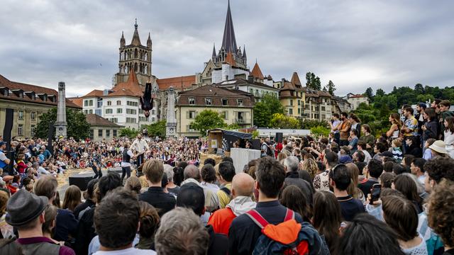 Le Festival de la Cité à Lausanne s'achève dimanche sur une fréquentation stable. Pendant six jours et par une météo changeante, environ 100'000 personnes. [Keystone - Miriam Theus]