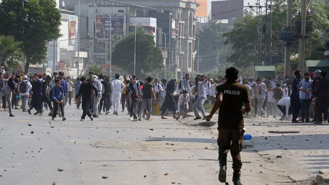 Une manifestation d'étudiants pour condamner le viol présumé d'une étudiante à Rawalpindi, dans la province de Penjab au Pakistan,le 17 octobre 2024. [AFP - Ghulam Rasool]