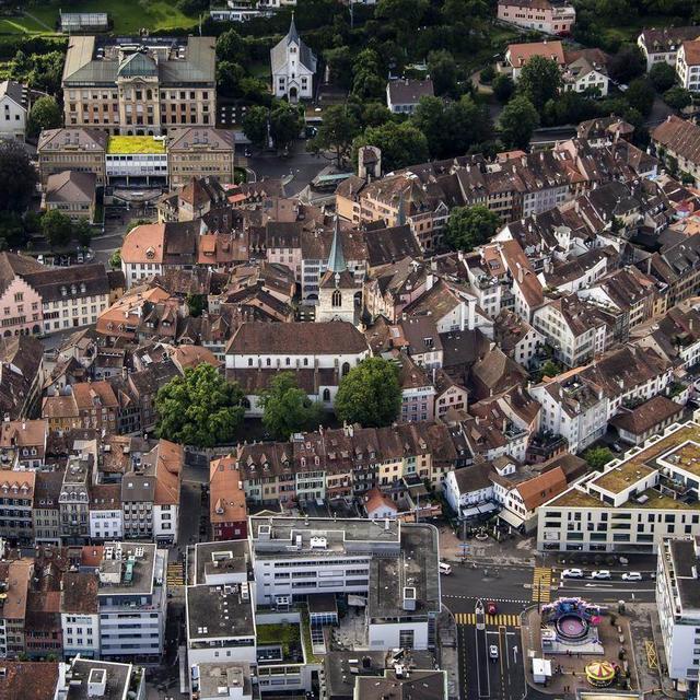 Une vue aérienne de la ville de Bienne. [Keystone]