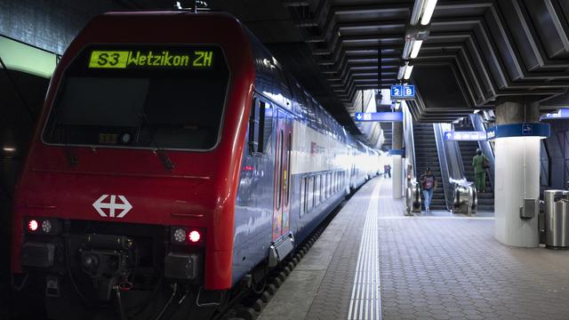 Rame CFF à quai en gare de Zurich. [Keystone - Gaetan Bally]