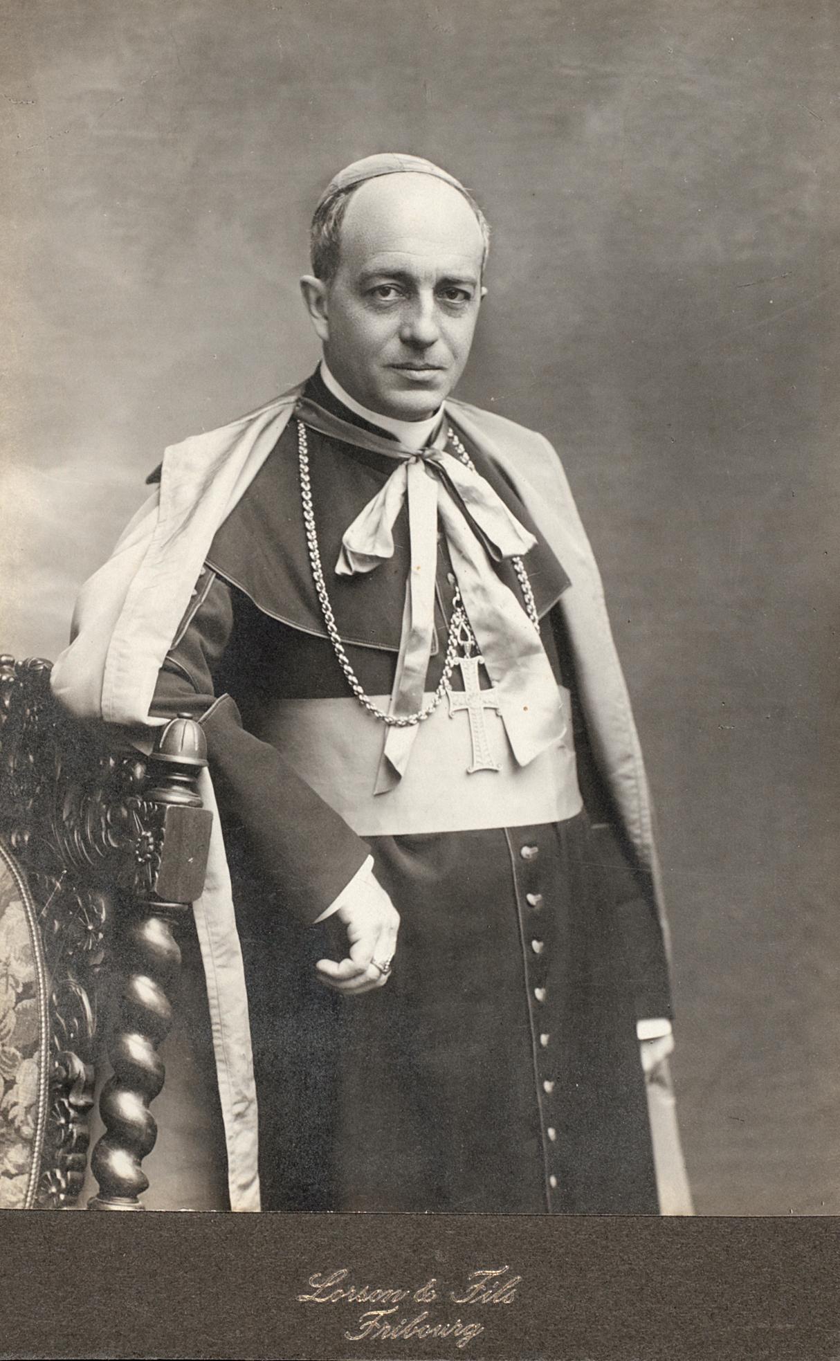 Monseigneur Marius Besson, évêque de Lausanne, Genève et Fribourg, entre 1920 et 1923 [Bibliothèque cantonale et universitaire de Fribourg, Fonds Ernest Lorson]