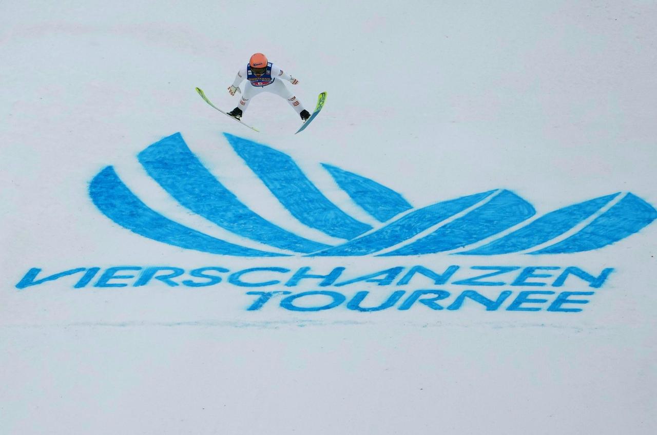 Jan Hörl a réussi le plus long saut de la journée avec un bond à 134m. [Georg Hochmuth]