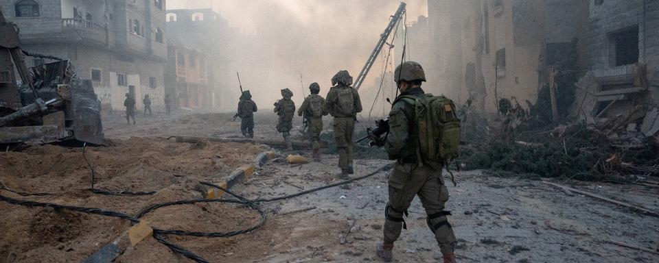 Des soldats israéliens dans la bande de Gaza. [Reuters - Israel Defense Forces]