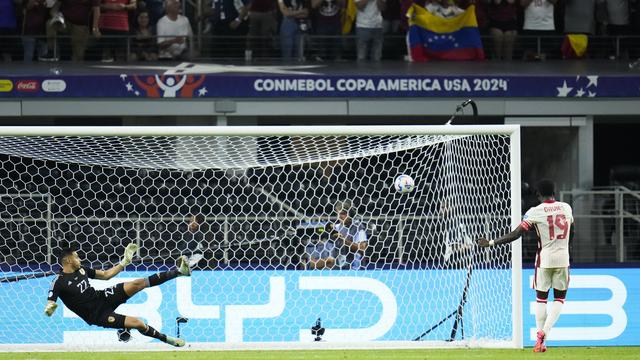 Alphonso Davies a transformé son tir au but. [KEYSTONE - JULIO CORTEZ]