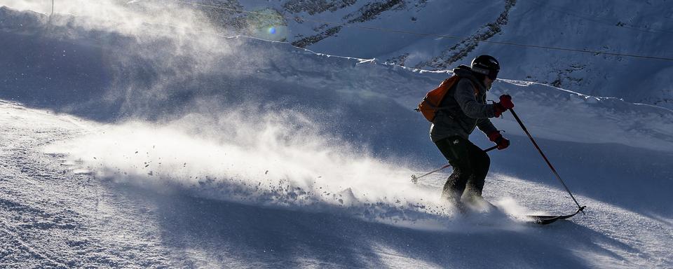 A Glacier 3000, le cumul de la neige est supérieur de 40% à celui de l'année dernière [KEYSTONE - JEAN-CHRISTOPHE BOTT]