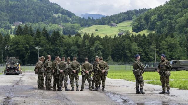 Des soldats de l'armée suisse. [Keystone - Urs Flueeler]