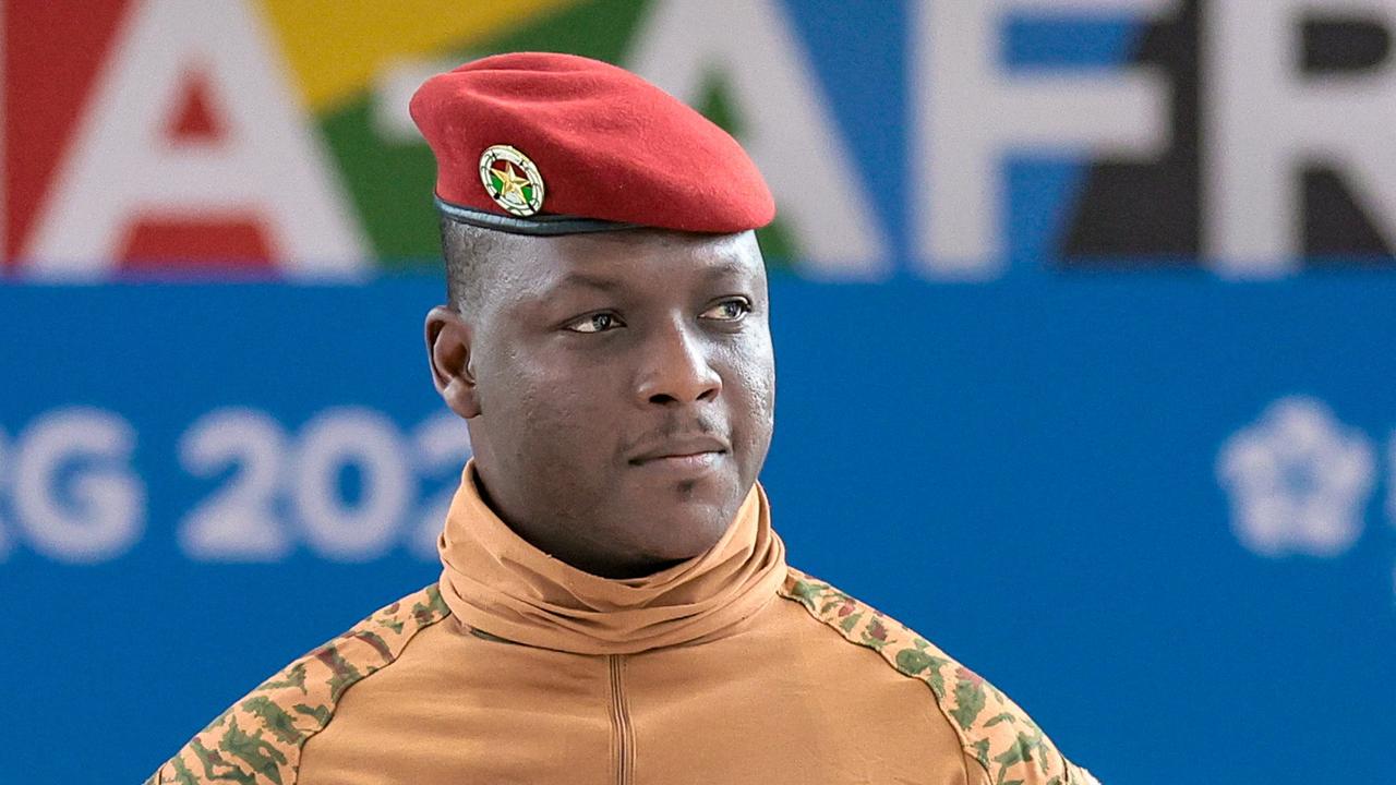 Le capitaine Ibrahim Traoré, chef de la junte au pouvoir au Burkina Faso, photographié lors d'un sommet Russie-Afrique à Saint-Pétersbourg en juillet 2023. [KEYSTONE - VLADIMIR SMIRNOV / TASS HOST PHO]