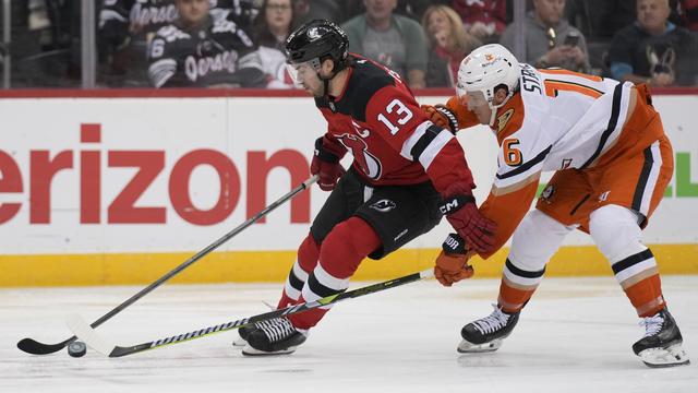 Nico Hischier a inscrit son neuvième but de la saison face aux Ducks. [KEYSTONE - SETH WENIG]