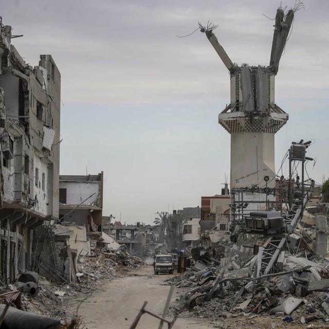 Selon la défense civile de Gaza, Israël bombarde 2 quartiers de Rafah qu'elle a enjoint d'évacuer. [Keystone]