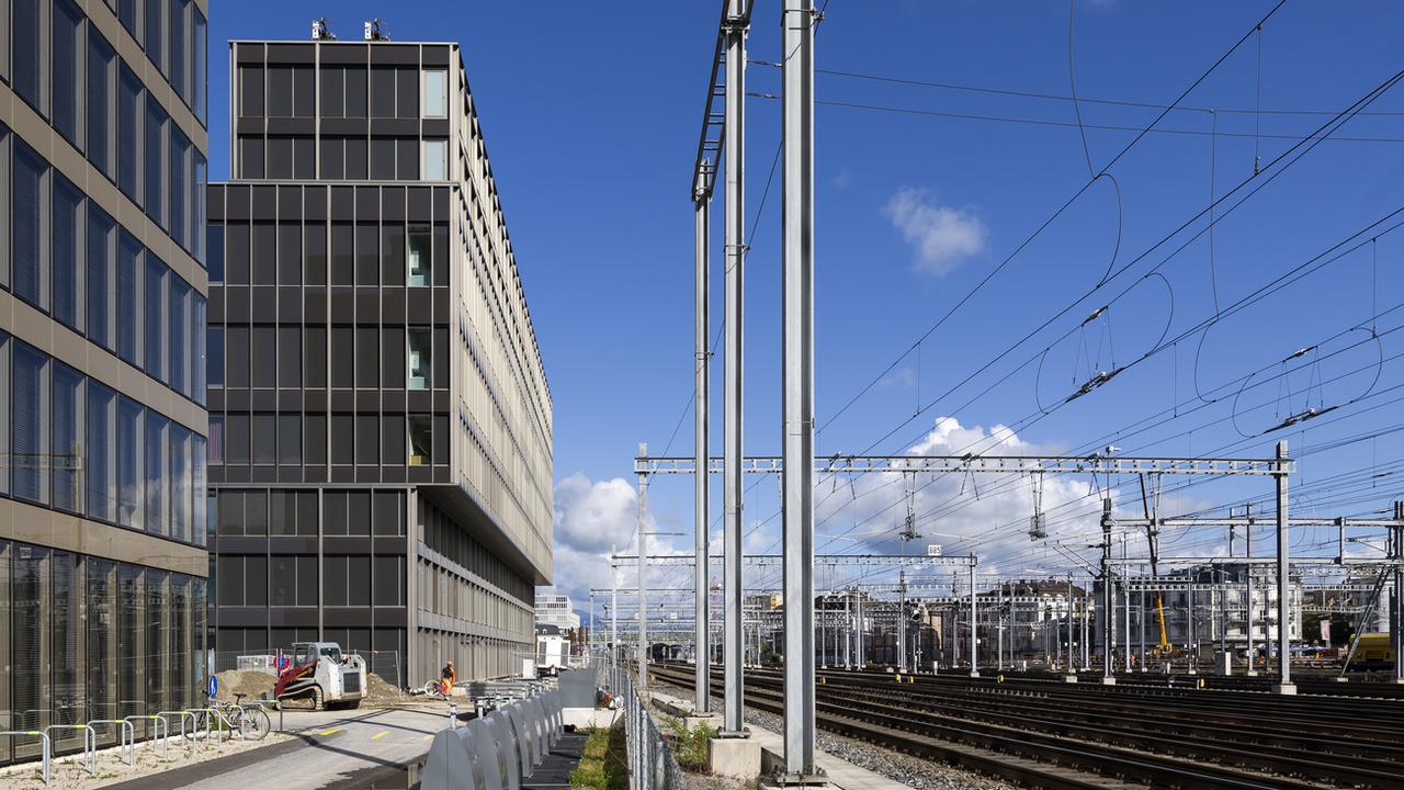 L'ensemble du trafic ferroviaire de la Suisse romande est désormais géré depuis le nouveau centre d’exploitation de Renens (VD). [Keystone - Cyril Zingaro]