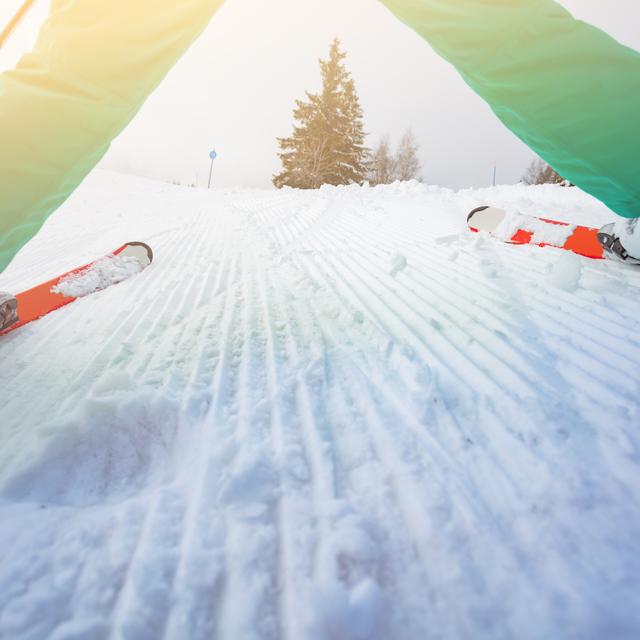 Comment éviter les accidents sur les pistes de ski? [Depositphotos - Serrnovik]