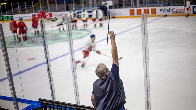 La Suisse et la Norvège s'affronteront cet après-midi lors du Championnat du monde de hockey à Prague. [Keystone/EPA - Martin Divisek]