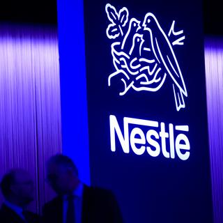 L'action de Nestlé en recul en Bourse, après le remplacement abrupt de son directeur. [KEYSTONE - JEAN-CHRISTOPHE BOTT]