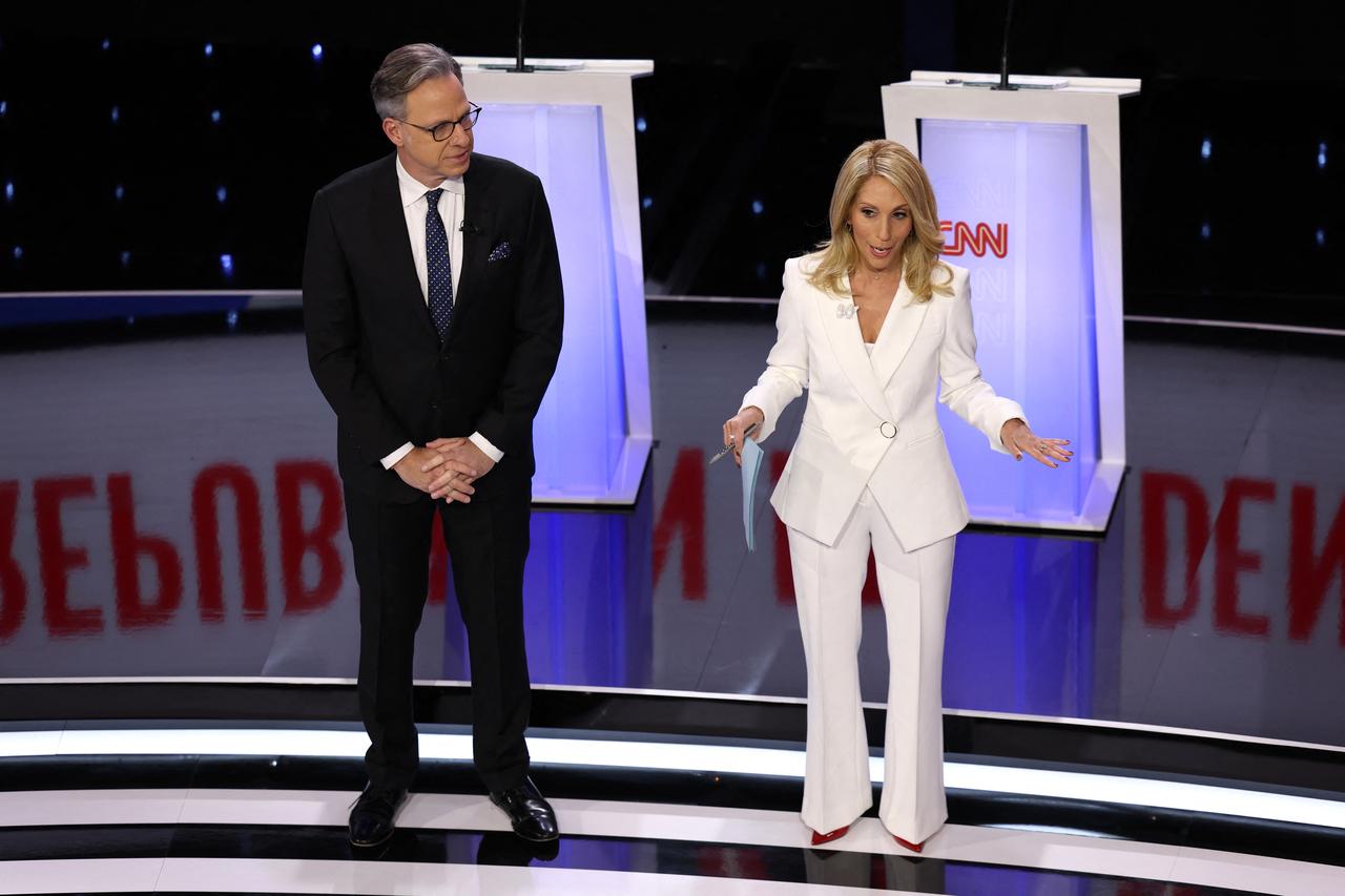 Les journalistes de CNN Jake Tapper et Dana Bash arbitreront le premier débat présidentiel 2024 entre Joe Biden et Donald Trump. [REUTERS - MIKE SEGAR]