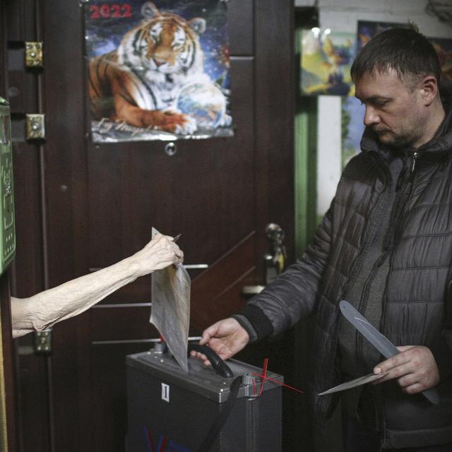 En Russie, début de trois jours de votations au résultat connu d’avance. [AP/Keystone]