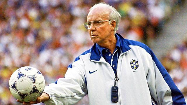 Mario Zagallo lors de la Coupe du monde 1998, en tant qu'entraîneur du Brésil. [Imago - Gabriel Bouys]