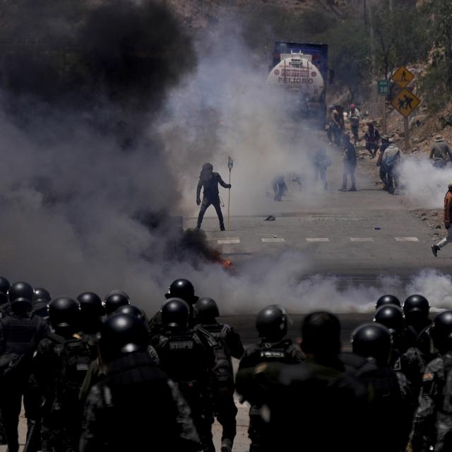 De récents affrontement entre la police et des manifestants pro-Morales ont fait plusieurs dizaines de blessés, en Bolivie. [Keystone - Juan Karita]