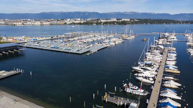 Vue aérienne du Port Noir (à gauche) à Genève. [Keystone - Salvatore Di Nolfi]