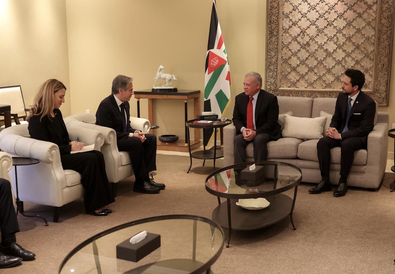 Antony Blinken a rencontré dimanche Abdallah II de Jordanie à Amman. [Keystone - EPA/Royal Hashemite Cour]