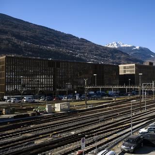 L'EPFL s'engage à créer six chaires supplémentaires dans le domaine des énergies vertes sur son campus à Sion. [Keystone - Jean-Christophe Bott]