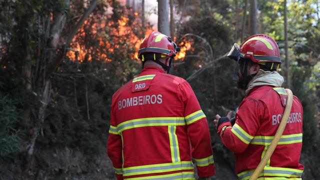 L'île de Madère frappée par un grave incendie depuis 5 jours. [Keystone - EPA/HOMEM DE GOUVEIA]