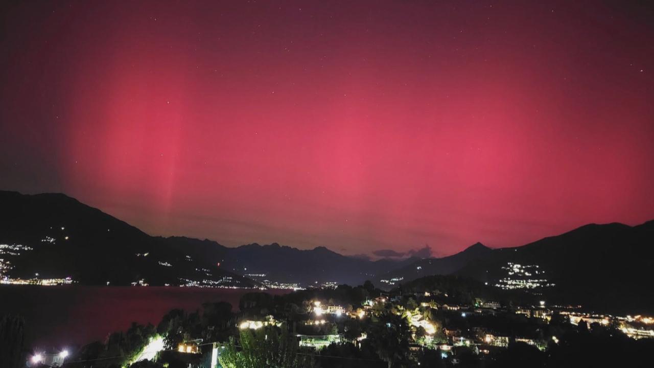 Les aurores boréales au Tessin jeudi soir. [19h30 de la RTS]