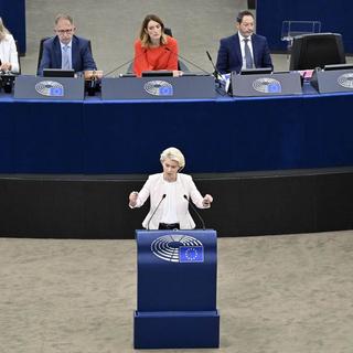 Ursula von der Leyen a tenté de convainvre les eurodéputés. [Keystone]