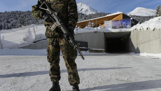 Un soldat patrouille lors du WEF de 2016. Image d'illustration.